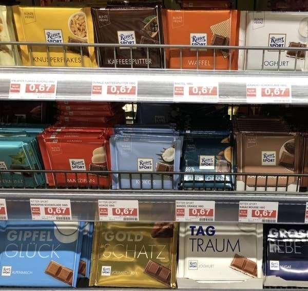 “Ritter Sport” шоколад жижиг дөрвөлжин хэлбэртэй байдаг учир нь халаасанд хийх үед хугарахгүй байх зорилготой.  